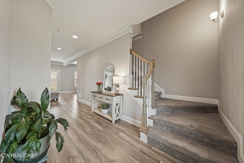 2701 Farmhouse Dr, Maryville, TN 37803