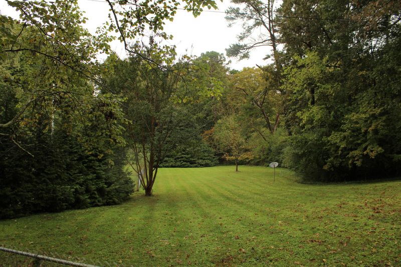 2105 Woodson Dr, Knoxville, TN 37920