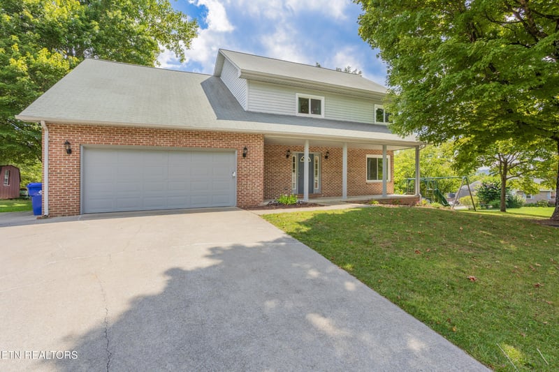 109 W Melbourne Rd, Oak Ridge, TN 37830