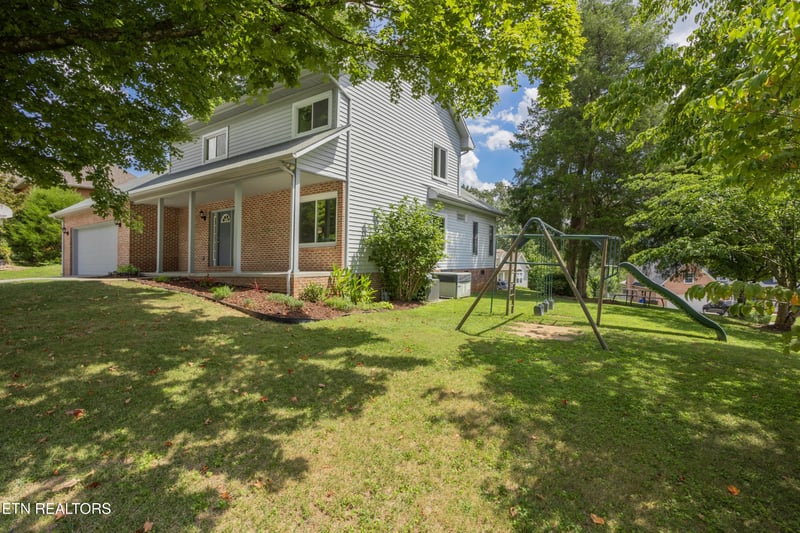 109 W Melbourne Rd, Oak Ridge, TN 37830