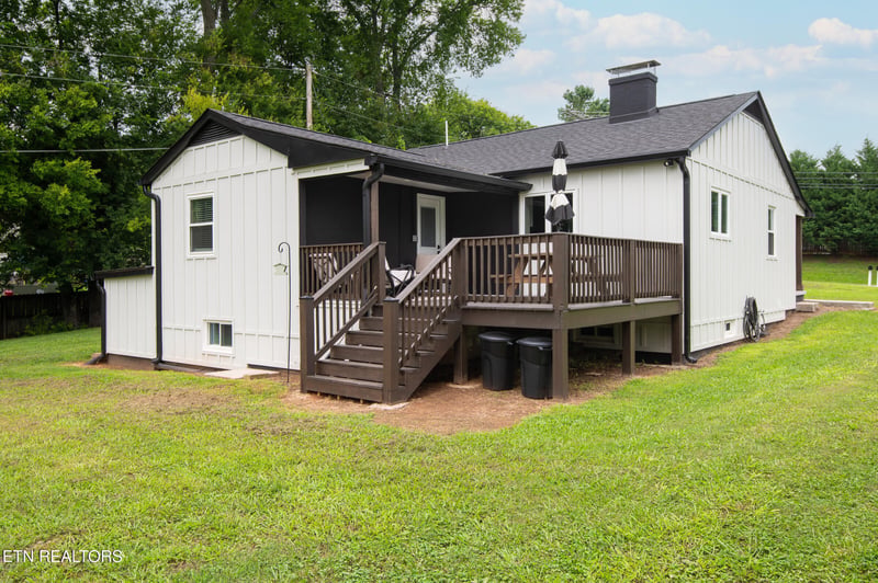 1009 Mabry Hood Rd, Knoxville, TN 37932