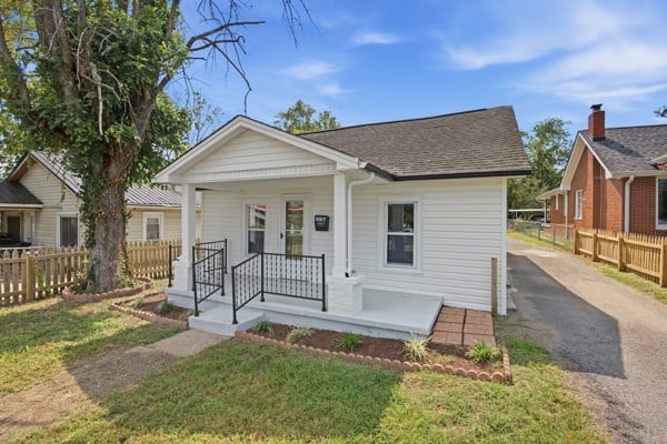 597 Long Hollow Pike, Gallatin, TN 37066