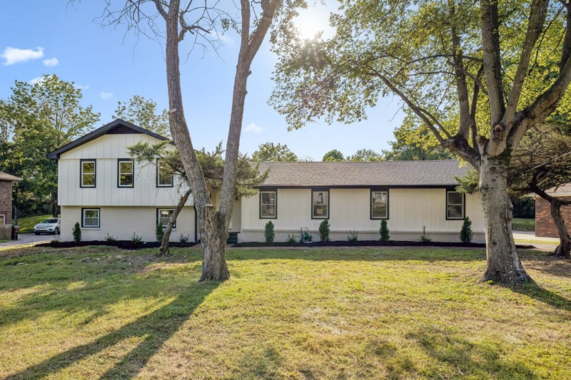 1284 Cheyenne Blvd, Madison, TN 37115