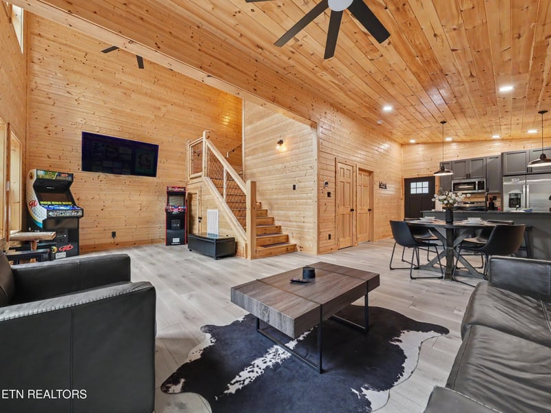 2412 Ridgehigh Ps, Sevierville, TN 37876