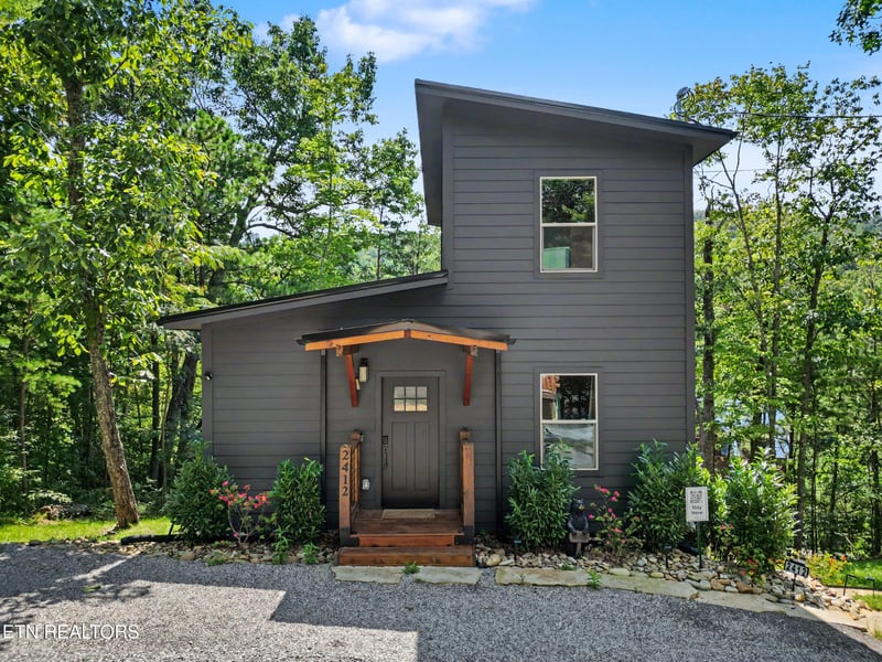 2412 Ridgehigh Ps, Sevierville, TN 37876