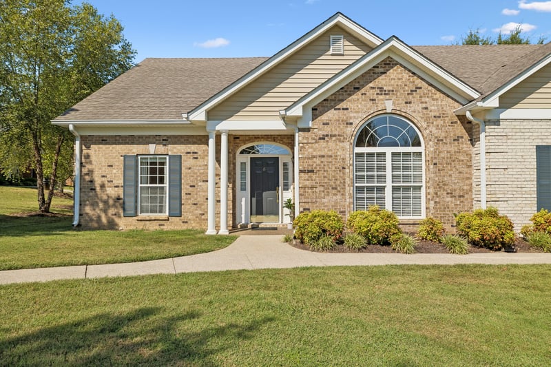 6 Donnell Ct, Lebanon, TN 37087