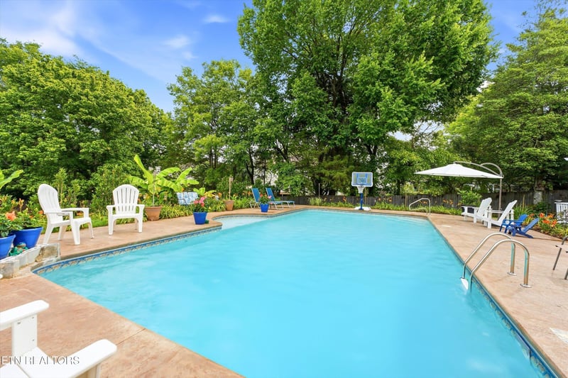 2813 E Emory Rd, Knoxville, TN 37938