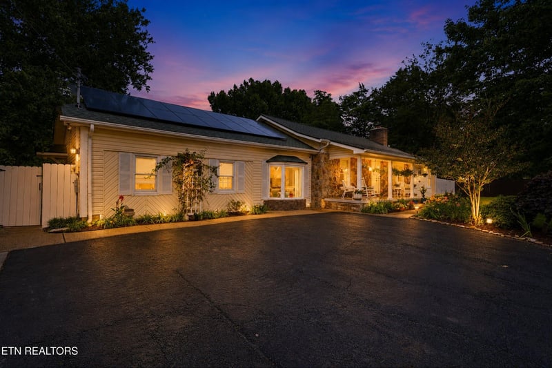 2813 E Emory Rd, Knoxville, TN 37938