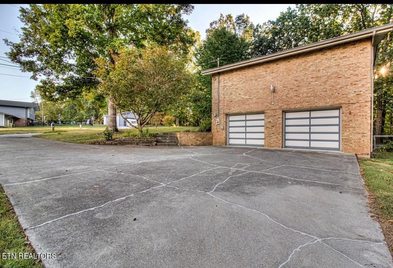 7405 Gallahad Dr, Knoxville, TN 37931