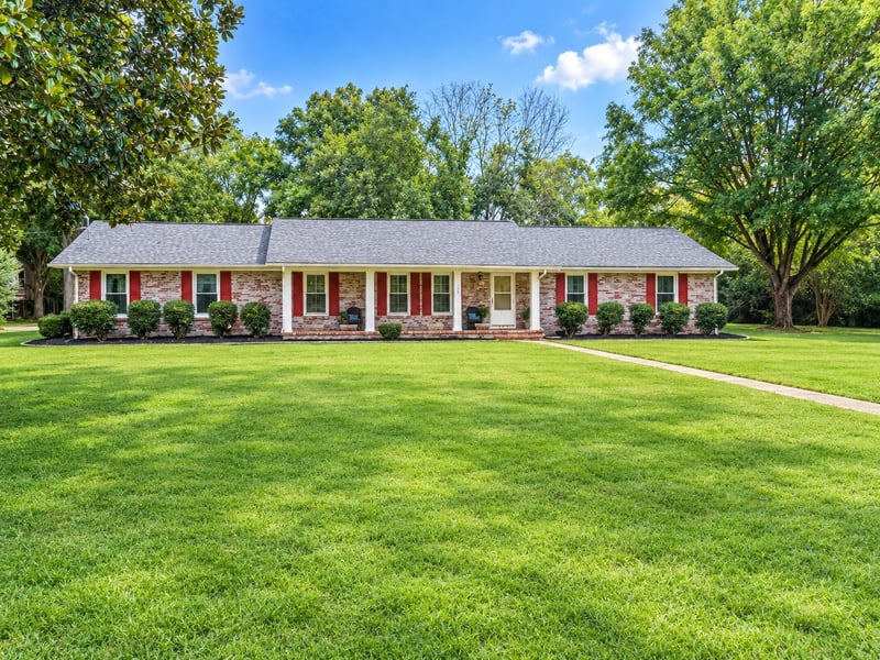 146 W Clearview Dr, Murfreesboro, TN 37128