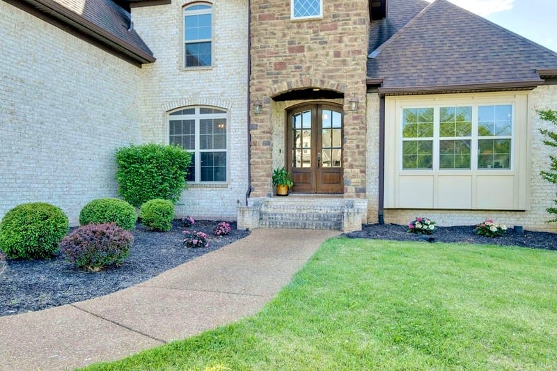 902 Larkspur Ln, Lebanon, TN 37087