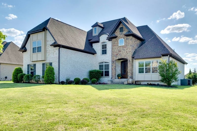 902 Larkspur Ln, Lebanon, TN 37087