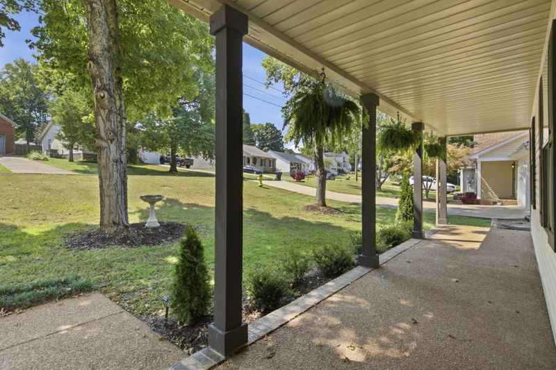 208 Valley Dr, Columbia, TN 38401
