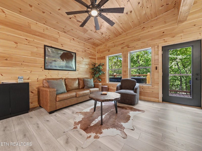 24072412 Ridgehigh Ps, Sevierville, TN 37876