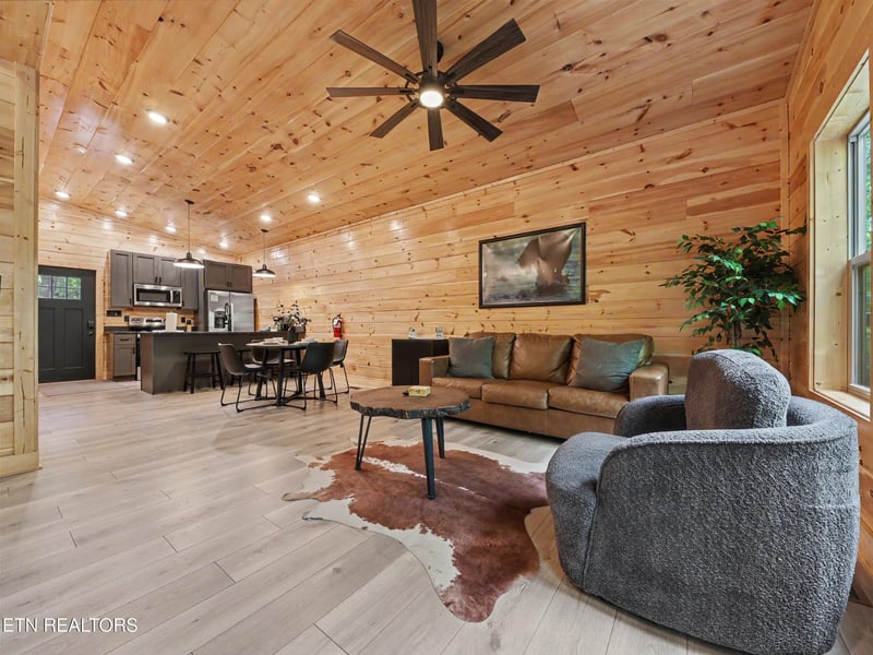 24072412 Ridgehigh Ps, Sevierville, TN 37876
