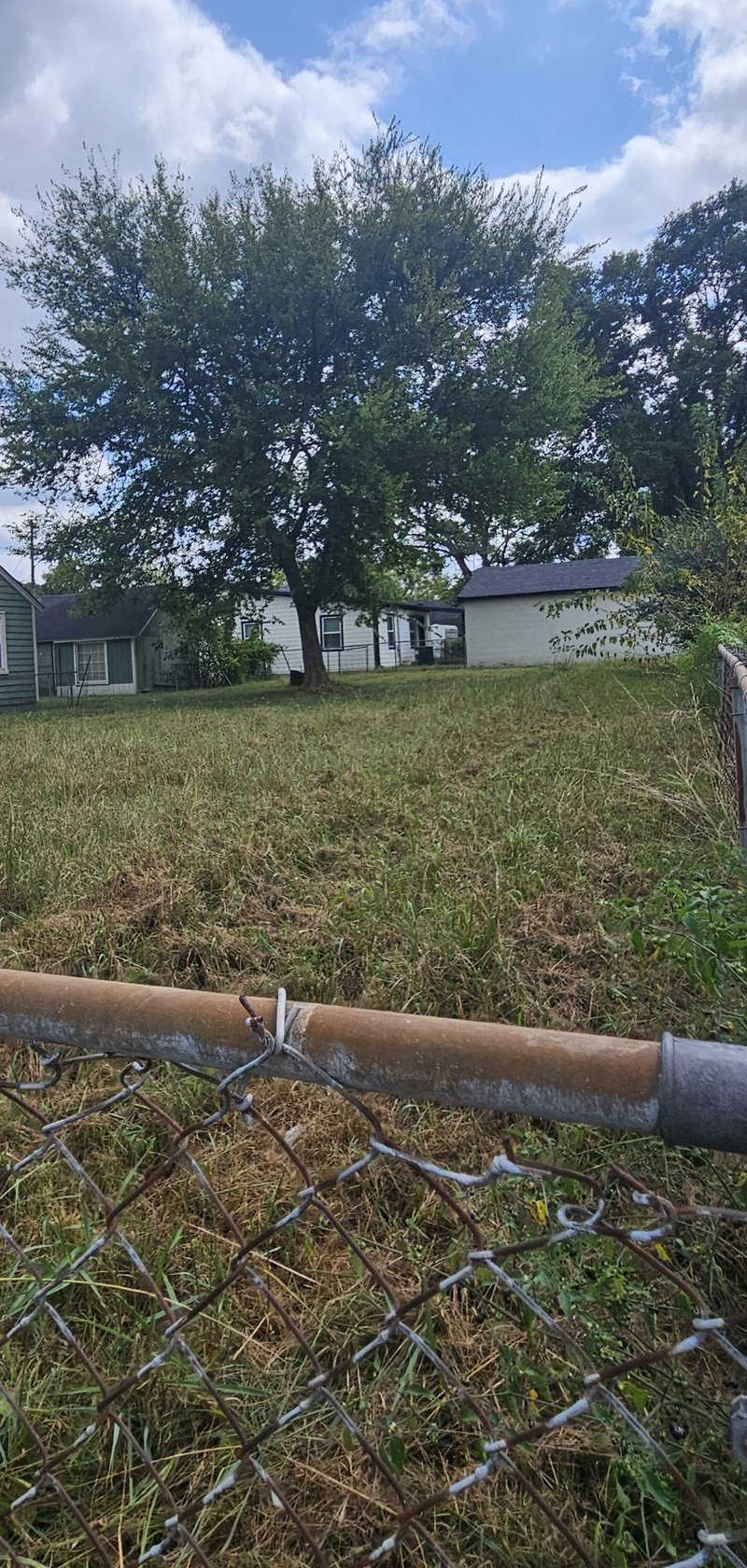 318 E 16th St, Columbia, TN 38401