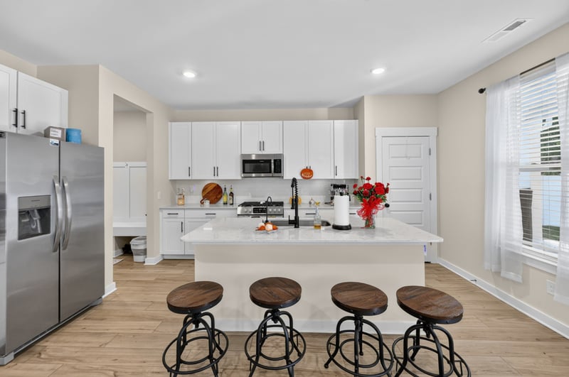 547 Ballard Dr, White House, TN 37188