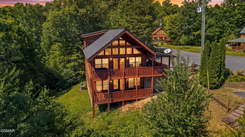 1713 Bear View Rd, Sevierville, TN 37876