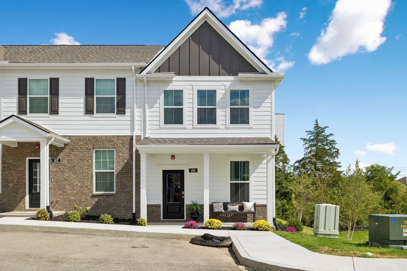 114 Dry Cy, La Vergne, TN 37086