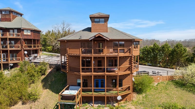 2083 Kerr Rd, Sevierville, TN 37876