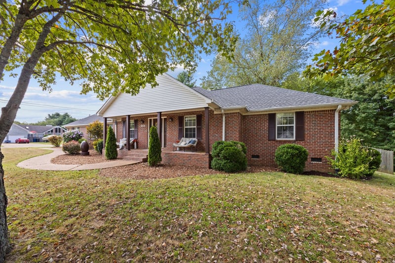 1508 Creekstone Dr, Columbia, TN 38401