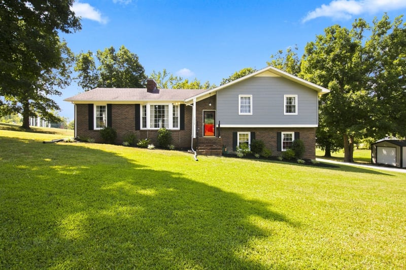 1214 Rainbow Cir, Westmoreland, TN 37186
