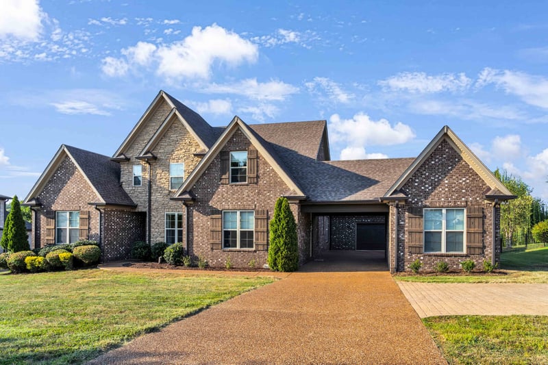 711 Shute Ln, Hendersonville, TN 37075