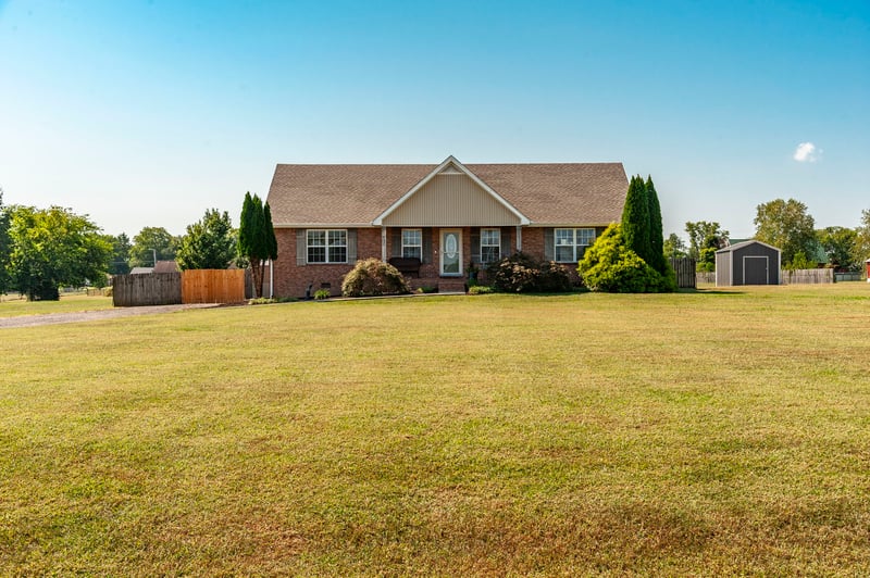 1008 Spire Way Dr, Castalian Springs, TN 37031