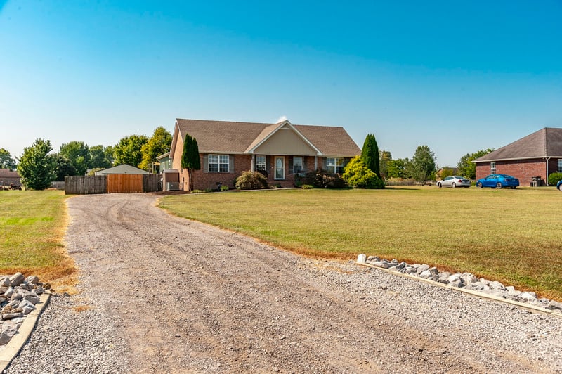 1008 Spire Way Dr, Castalian Springs, TN 37031