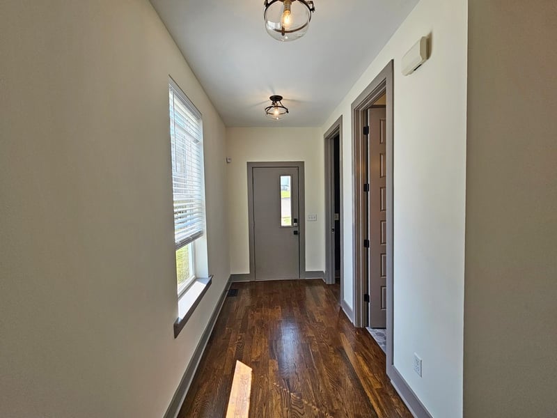 28 N Hill St, Nashville, TN 37210