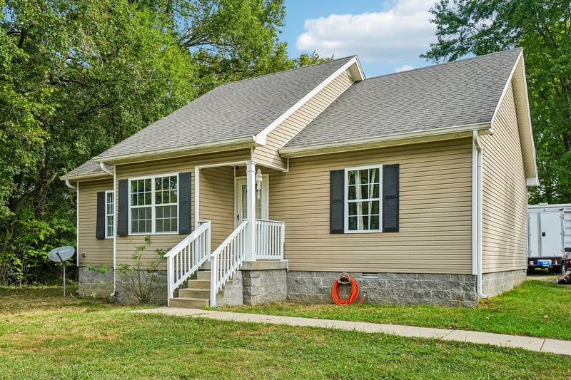 2027 Old Greenbrier Pike, Greenbrier, TN 37073