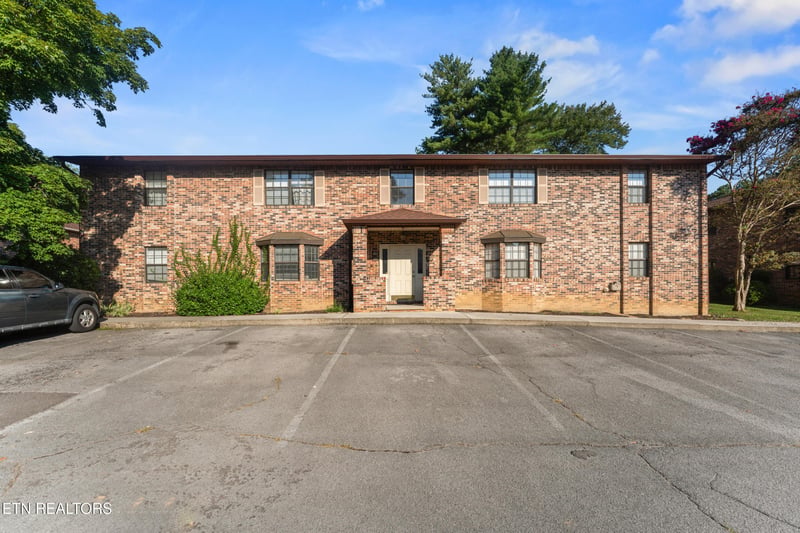 810 Highland Dr #604, Knoxville, TN 37912