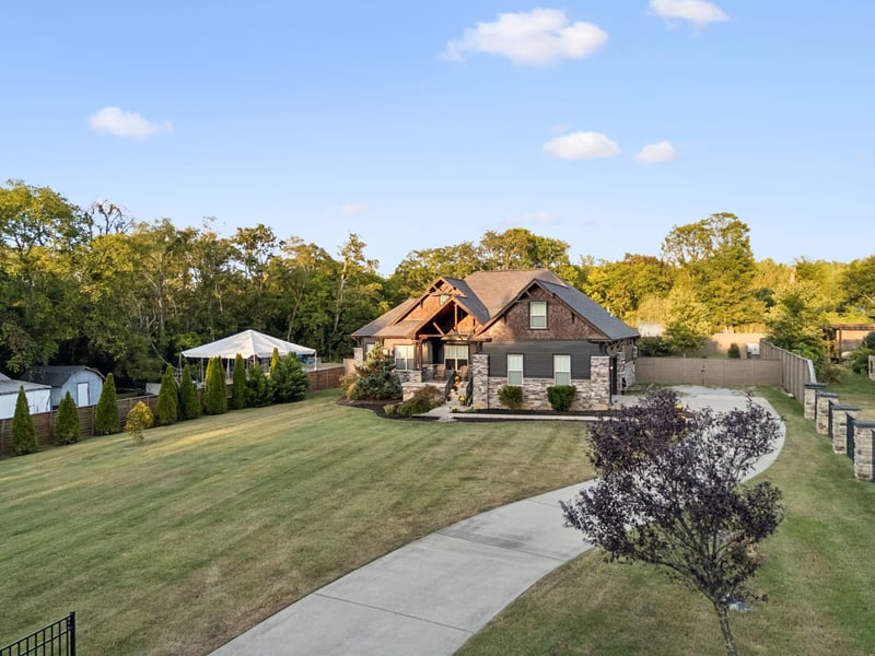 1461 Neelys Bend Rd, Madison, TN 37115
