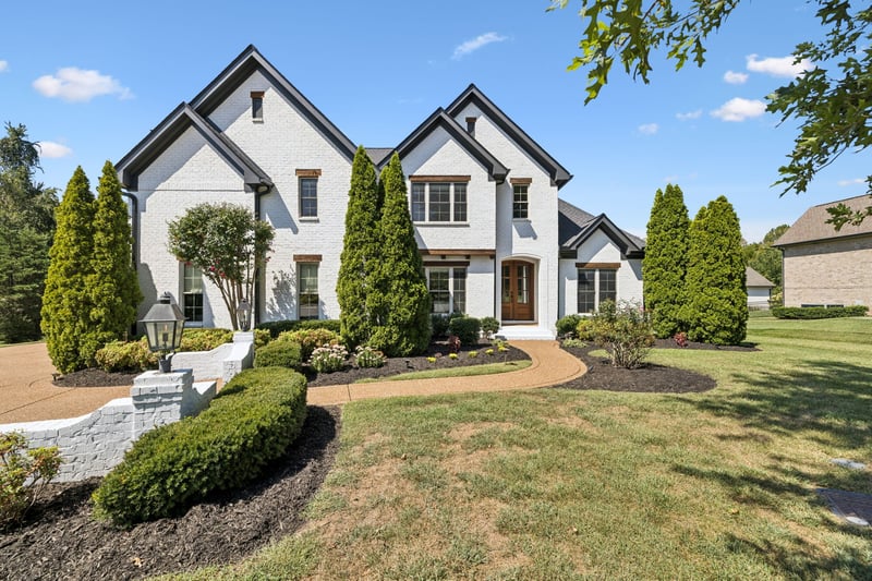 1005 Orchard Hill Ct, Arrington, TN 37014