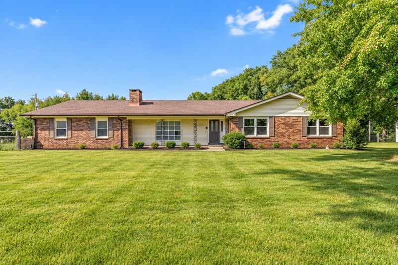 1100 Pleasant Valley Rd, Chapmansboro, TN 37035