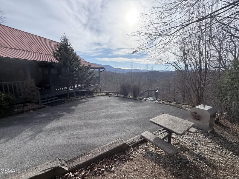 3767 Old Mountain Raod Rd, Sevierville, TN 37876