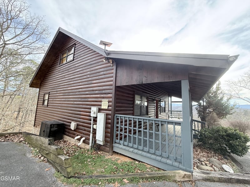 3767 Old Mountain Raod Rd, Sevierville, TN 37876