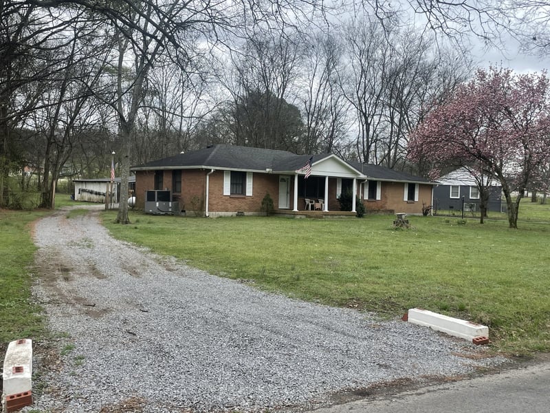456 Ewing Ln, Nashville, TN 37207