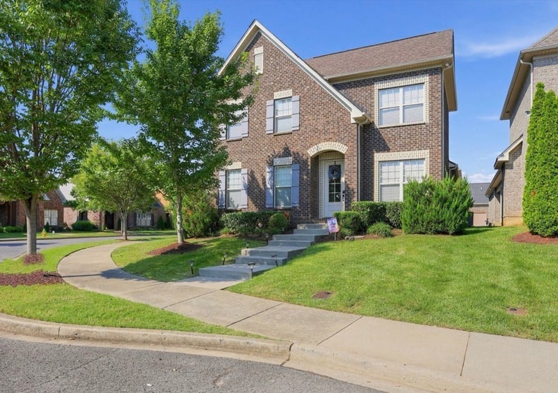 1099 Paddock Park Cir, Gallatin, TN 37066