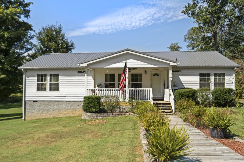 1432 Lecomte Rd, Dickson, TN 37055