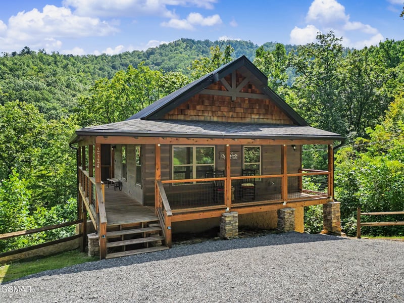 2724 Pine Crest Ln, Sevierville, TN 37862