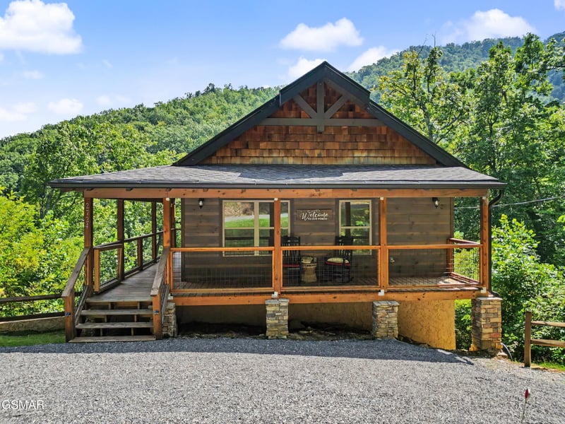 2724 Pine Crest Ln, Sevierville, TN 37862