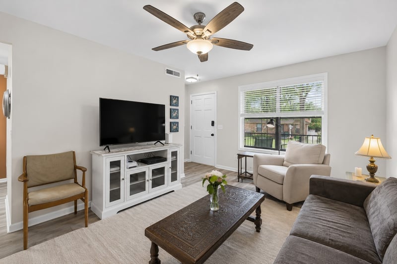 352 Deer Lake Dr, Nashville, TN 37221