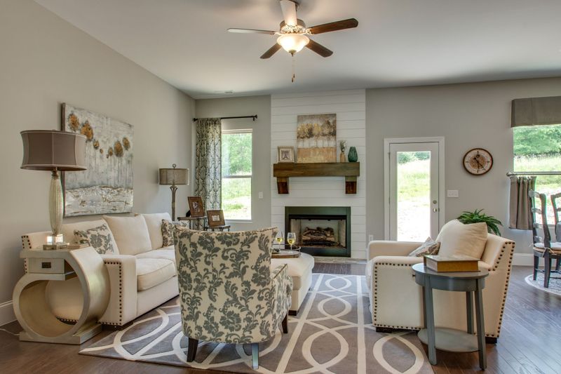 966 Hunters Ln, Springfield, TN 37172
