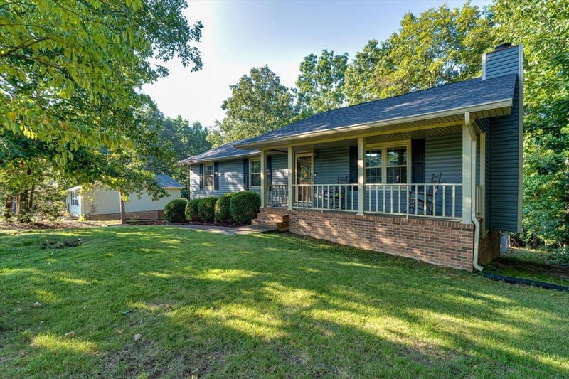 663 Castleview Dr, Ringgold, GA 30736