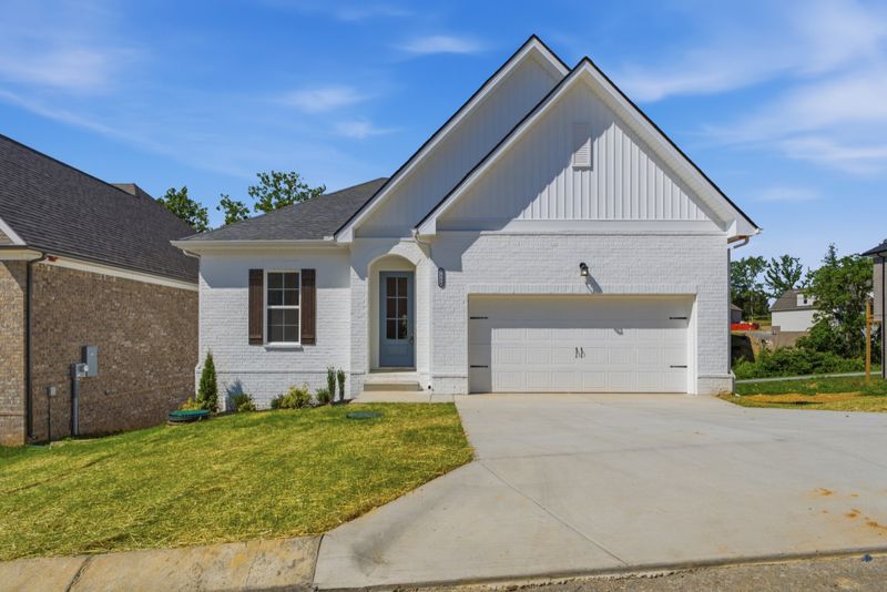 962 Hunters Ln, Springfield, TN 37172