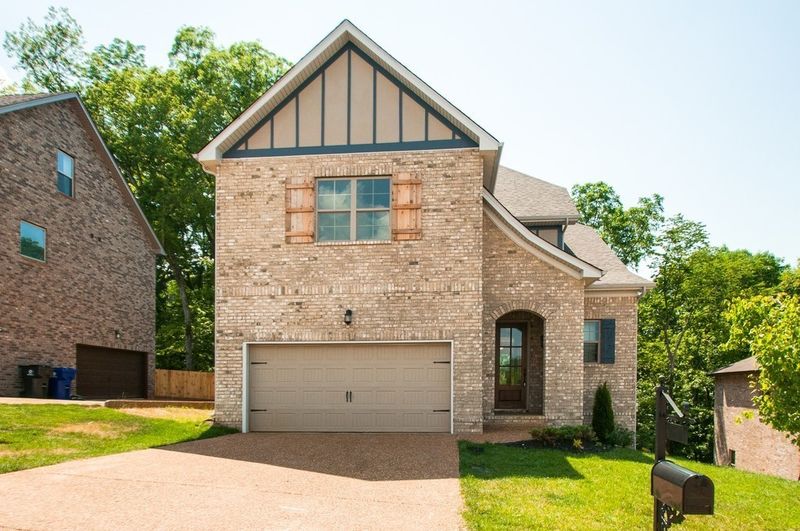 500 Elissa Pl, Hendersonville, TN 37075
