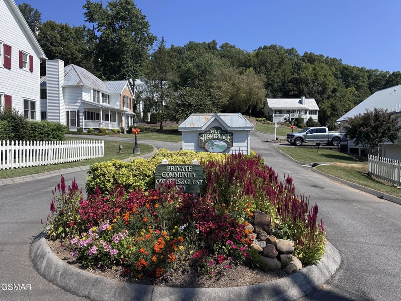 424 Country Path Way, Sevierville, TN 37862