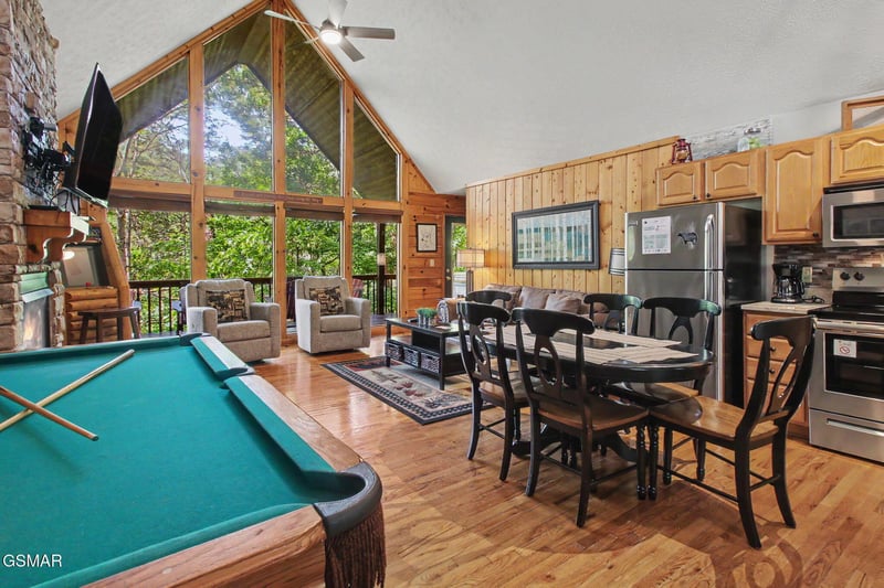 1617 Raccoon Den Way, Sevierville, TN 37862
