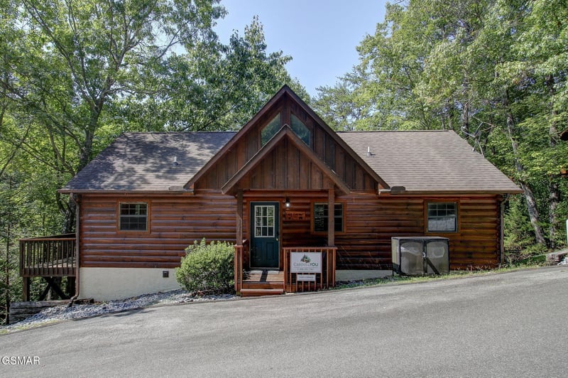 1617 Raccoon Den Way, Sevierville, TN 37862